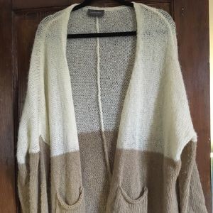 Long, light, soft two tone sweater w/pockets